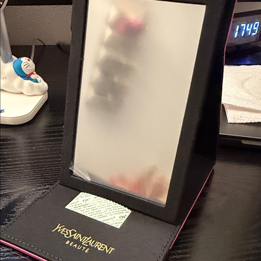 Ysl Mirror - image 3